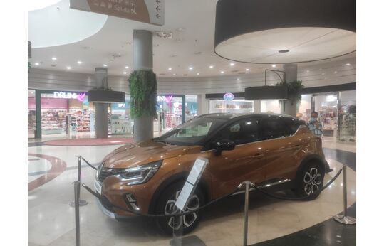 RENAULT RYCAUTO está en centro comercial EL MIRADOR presentando los nuevos modelos